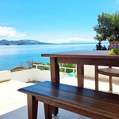 Alekos Houses-thalassa بيت للعطل *